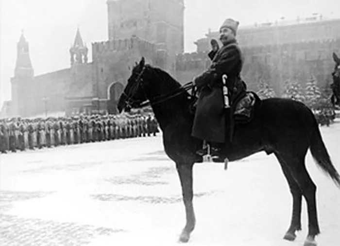 Москва, 7 ноября 1941 г., Красная площадь. Принимает парад маршал Советского Союза С.М. Будённый